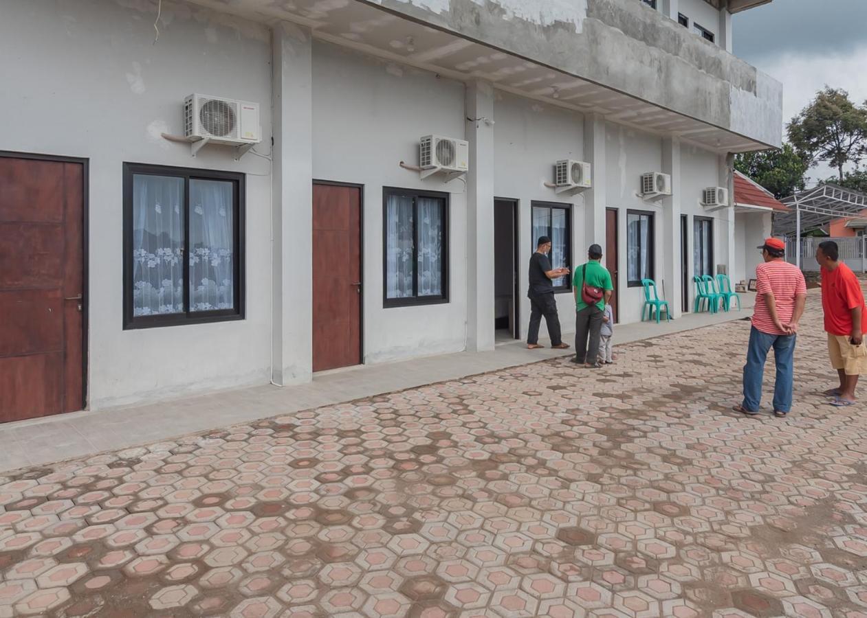 Reddoorz Syariah Near Wisata Situ Gunung Sukabumi Hotell Kadudampit Exteriör bild